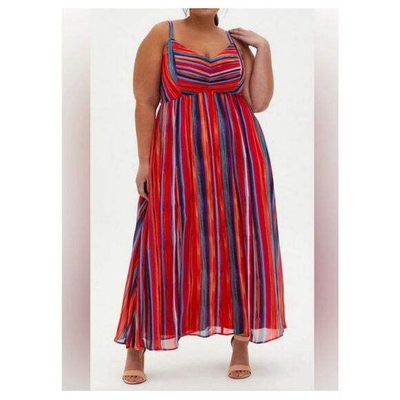 torrid Dresses & Skirts - Torrid Maxi chiffon pleated dress